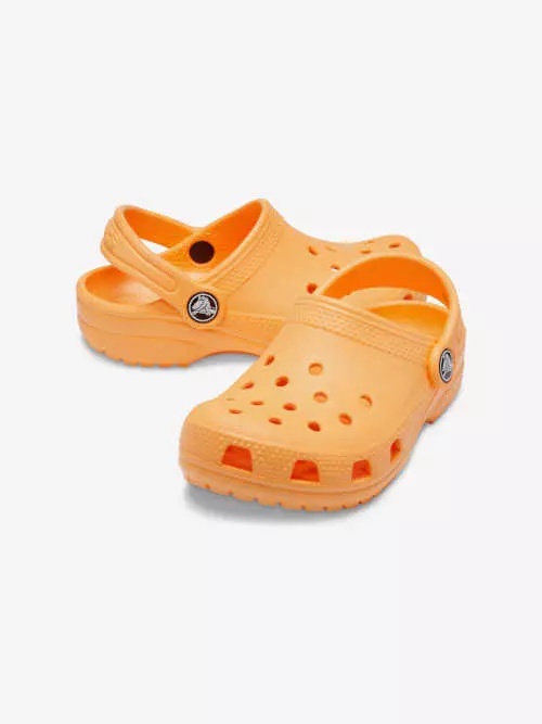 Gyermek narancssárga nyári krokodilok